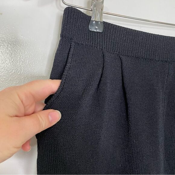 ST JOHN Basics Black Santana Knit Pleated Front Pockets Cropped Pants 6 - Picture 2 of 6